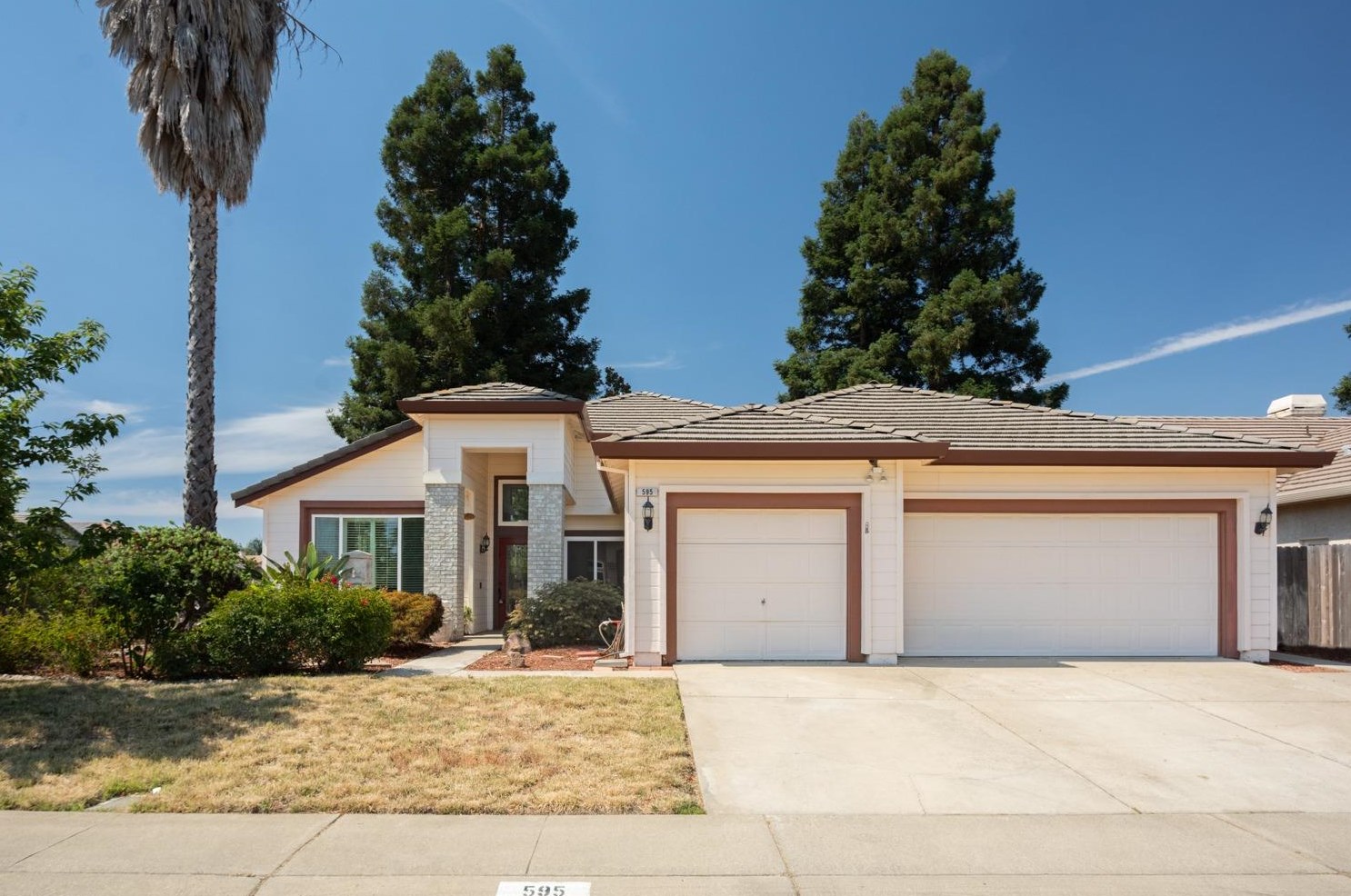 595 Millfront Ave, Yuba City CA 95991-8301 exterior