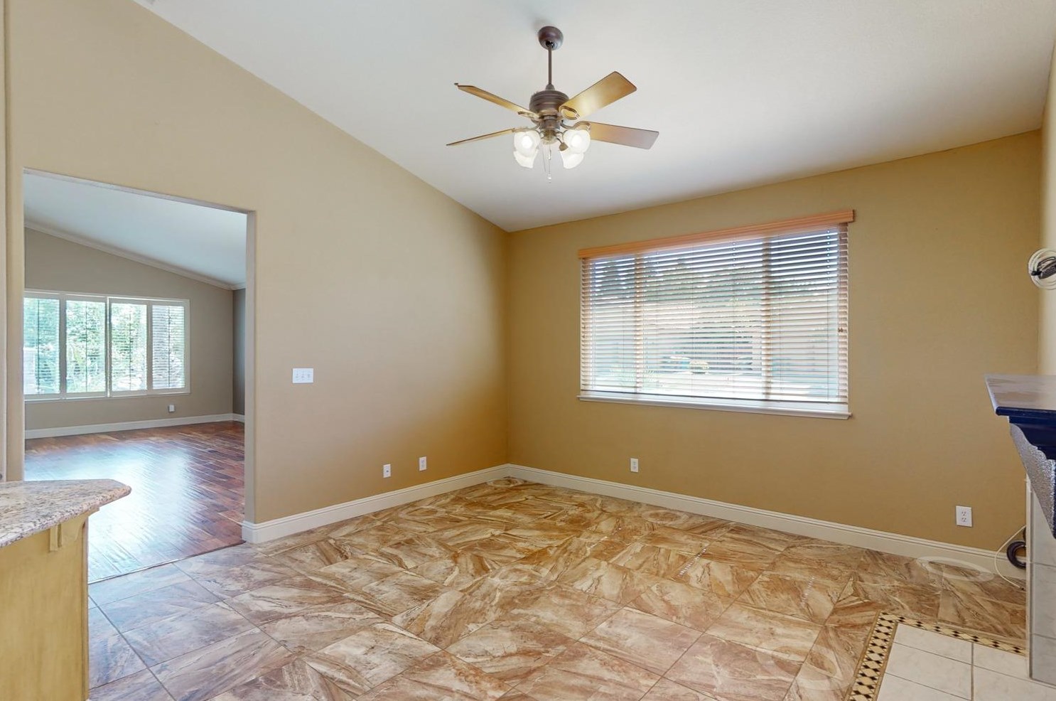 595 Millfront Ave, Yuba City CA 95991-8301 exterior