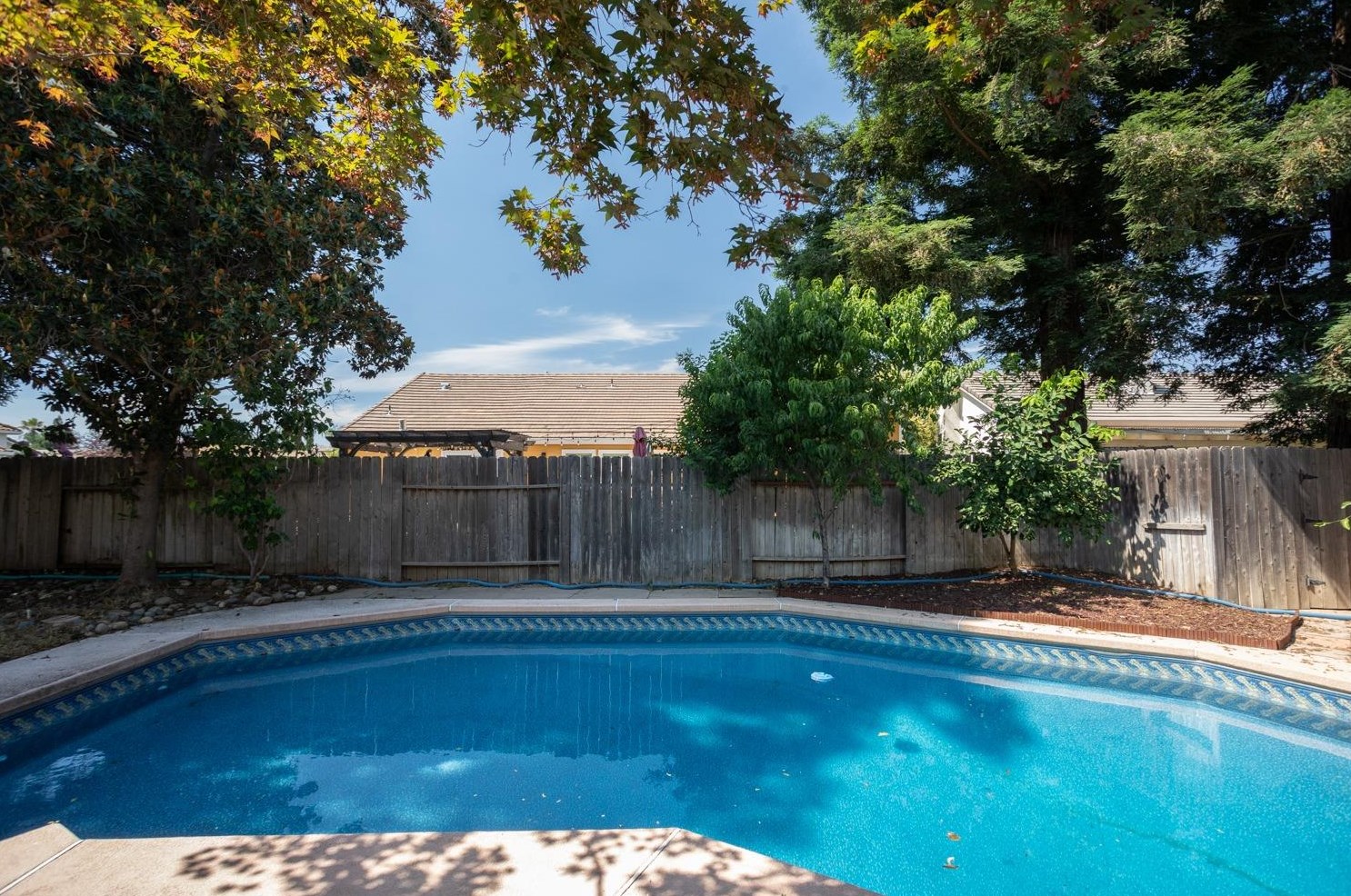 595 Millfront Ave, Yuba City CA 95991-8301 exterior