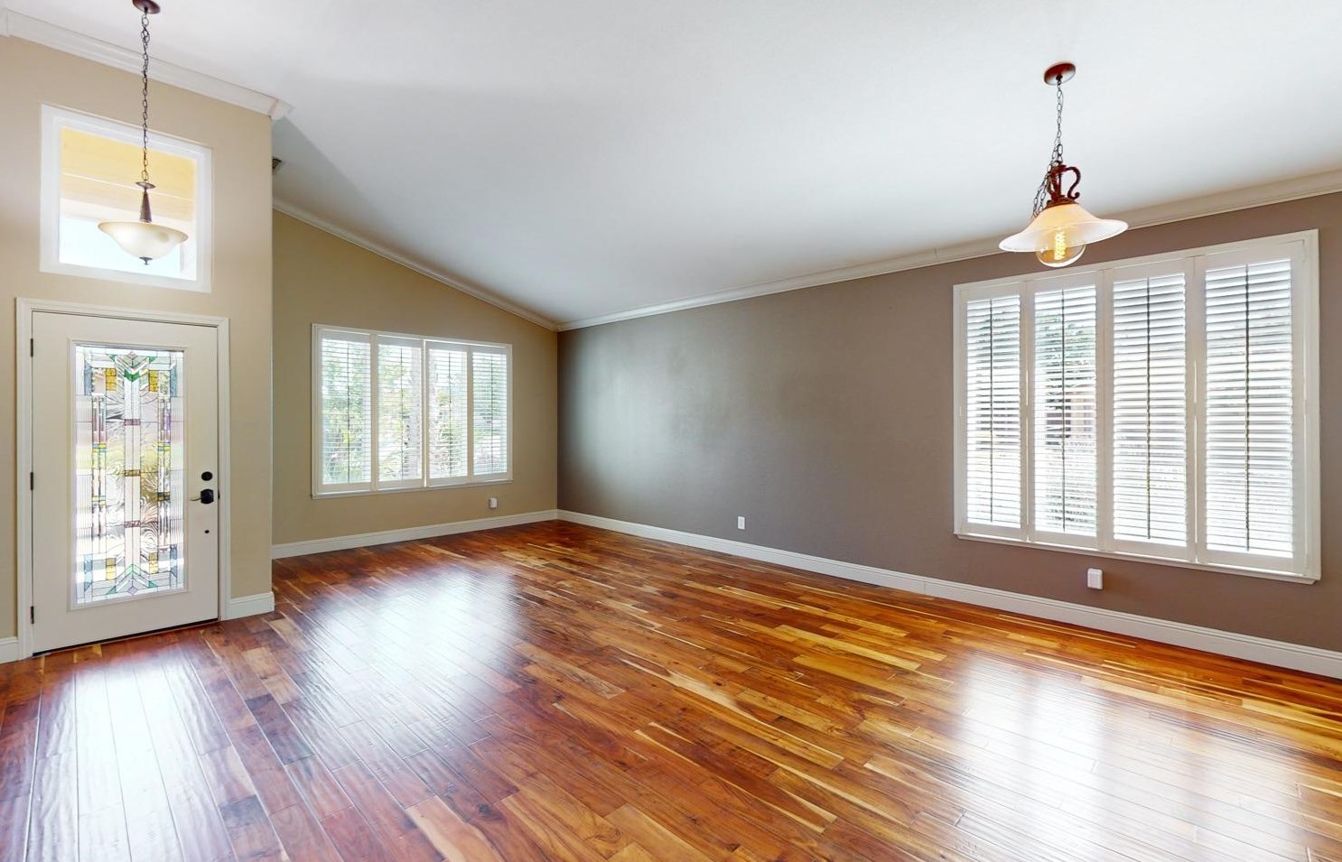 595 Millfront Ave, Yuba City CA 95991-8301 exterior