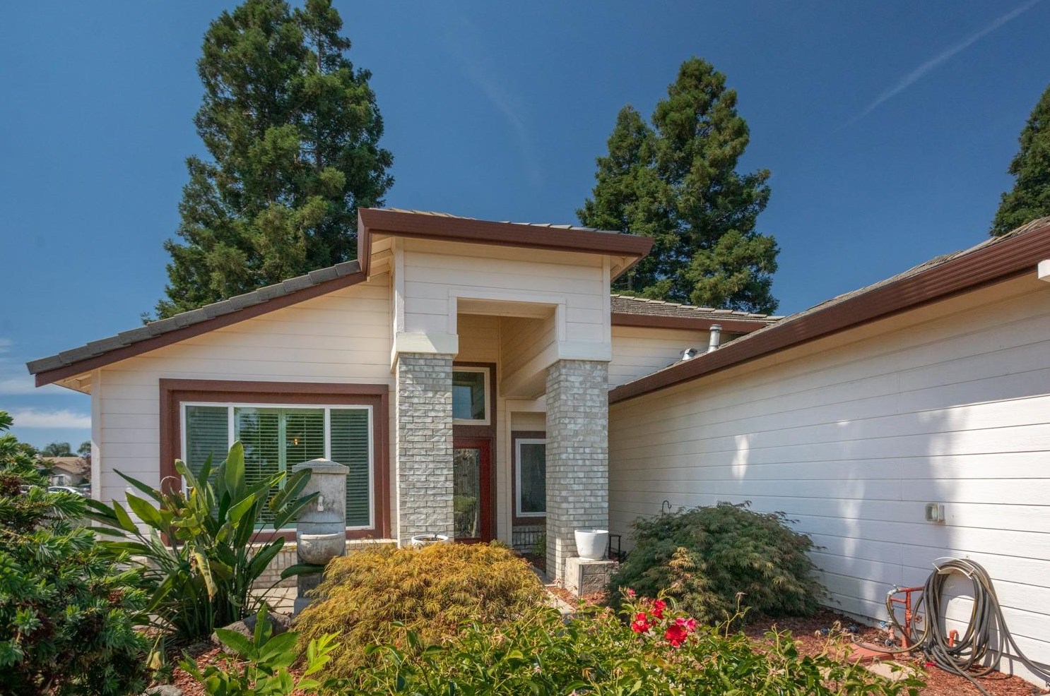 595 Millfront Ave, Yuba City CA 95991-8301 exterior