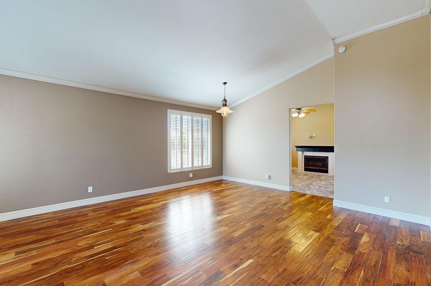 595 Millfront Ave, Yuba City CA 95991-8301 exterior