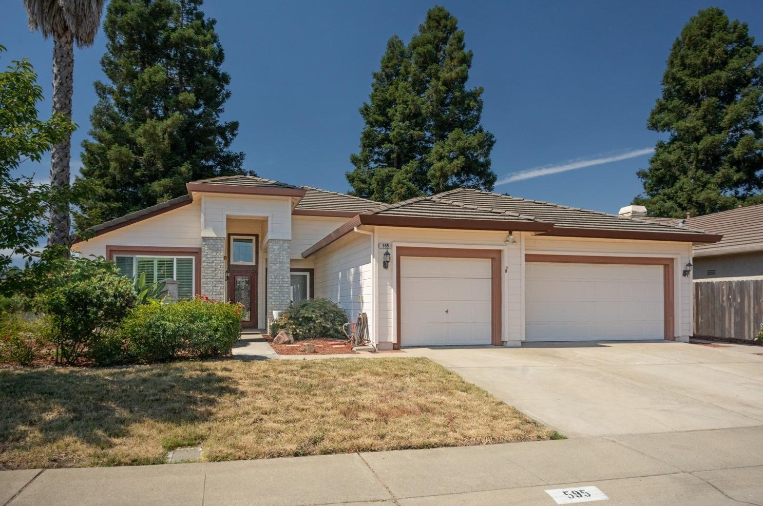 595 Millfront Ave, Yuba City CA 95991-8301 exterior