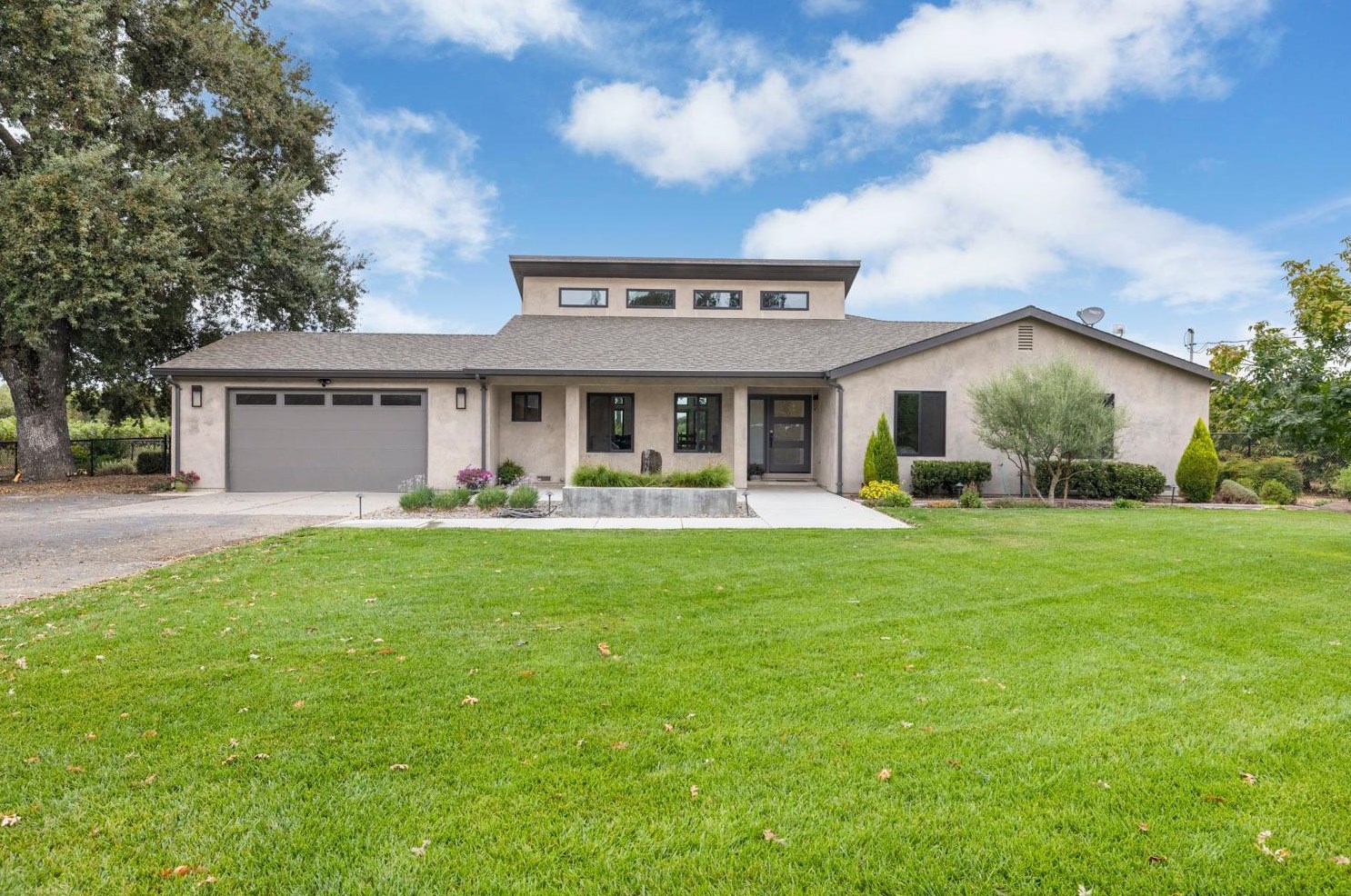 11707 Alpine Rd, Lodi, CA 95240-9429