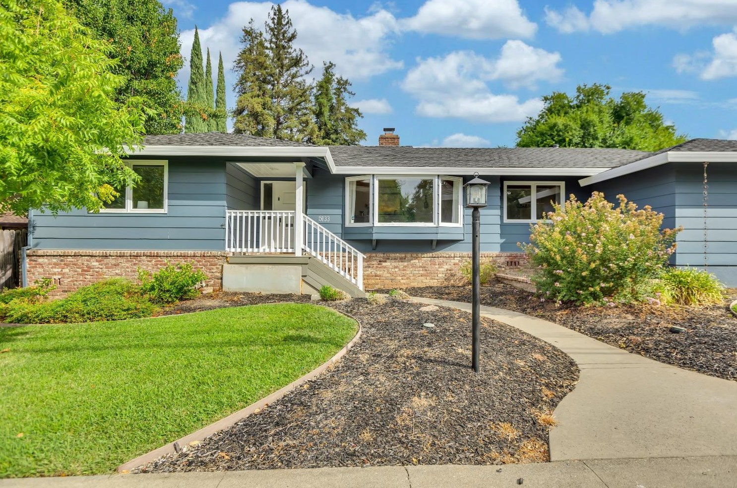 5133 Locust Ave, Carmichael, CA 95608