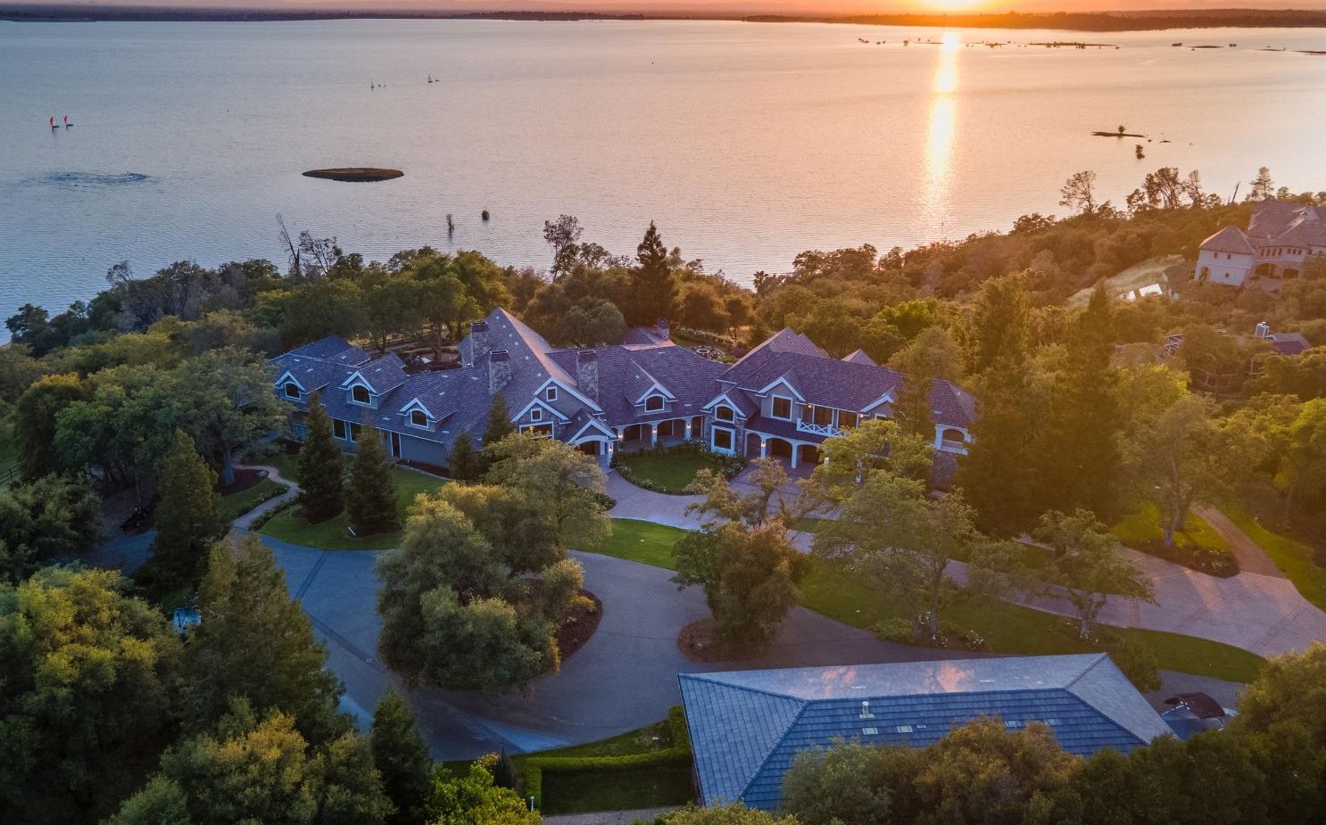 100 Rock Ln, Folsom, CA 95762