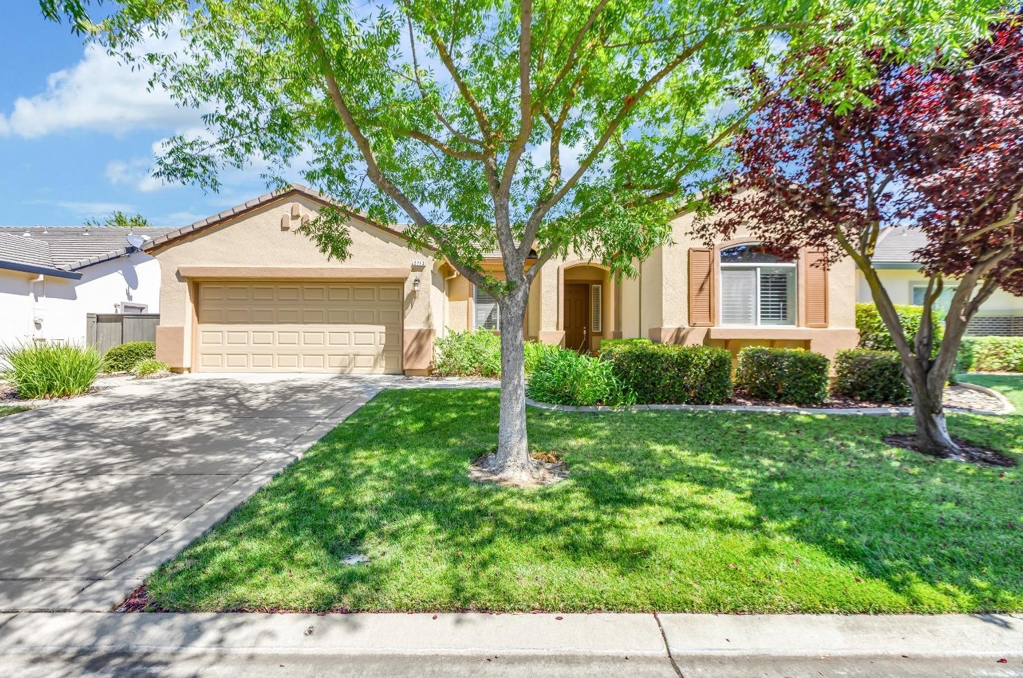 2712 Robinson Creek Ln, Elk Grove, CA 95758