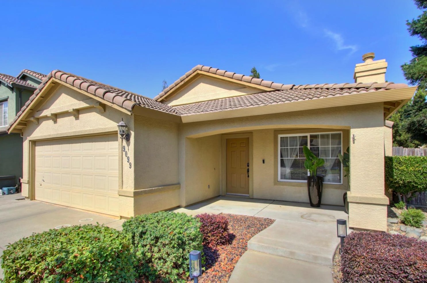 9099 Pembridge Dr, Elk Grove, CA 95624