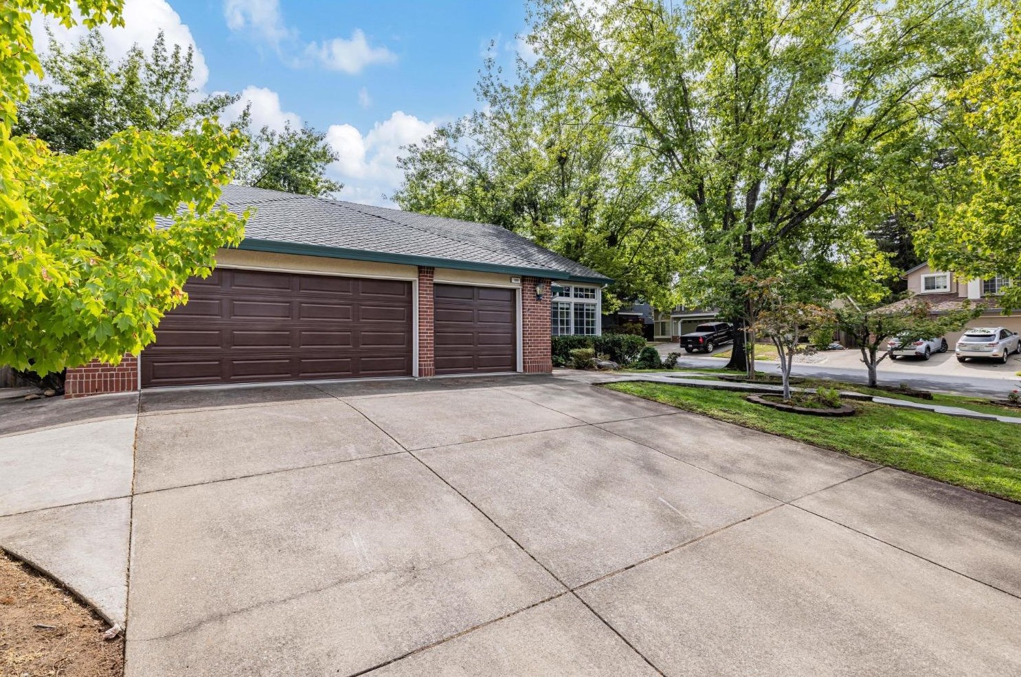 100 Hesiler Ct, Folsom, CA 95630