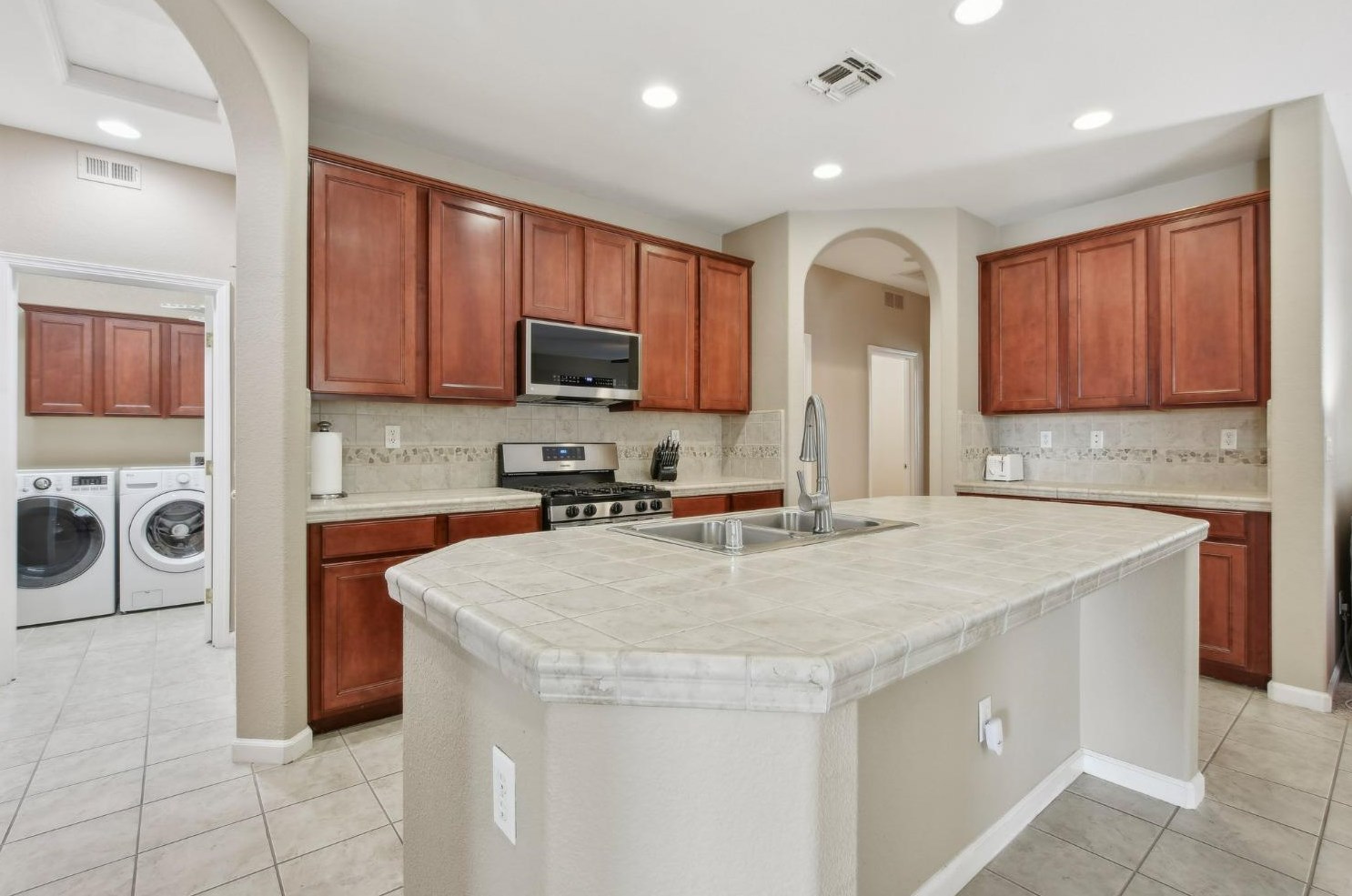 11767 Kouros Way, Rancho Cordova, CA 95742