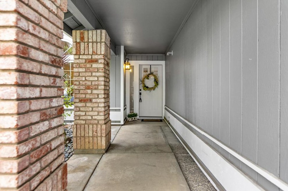 5356 Laguna Park Dr, Elk Grove, CA 95758