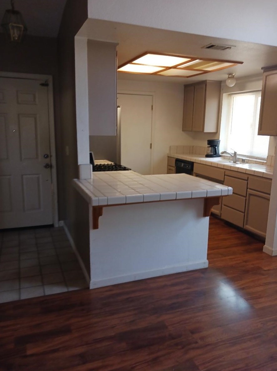 6769 Koster Way, Elk Grove, CA 95758-4943