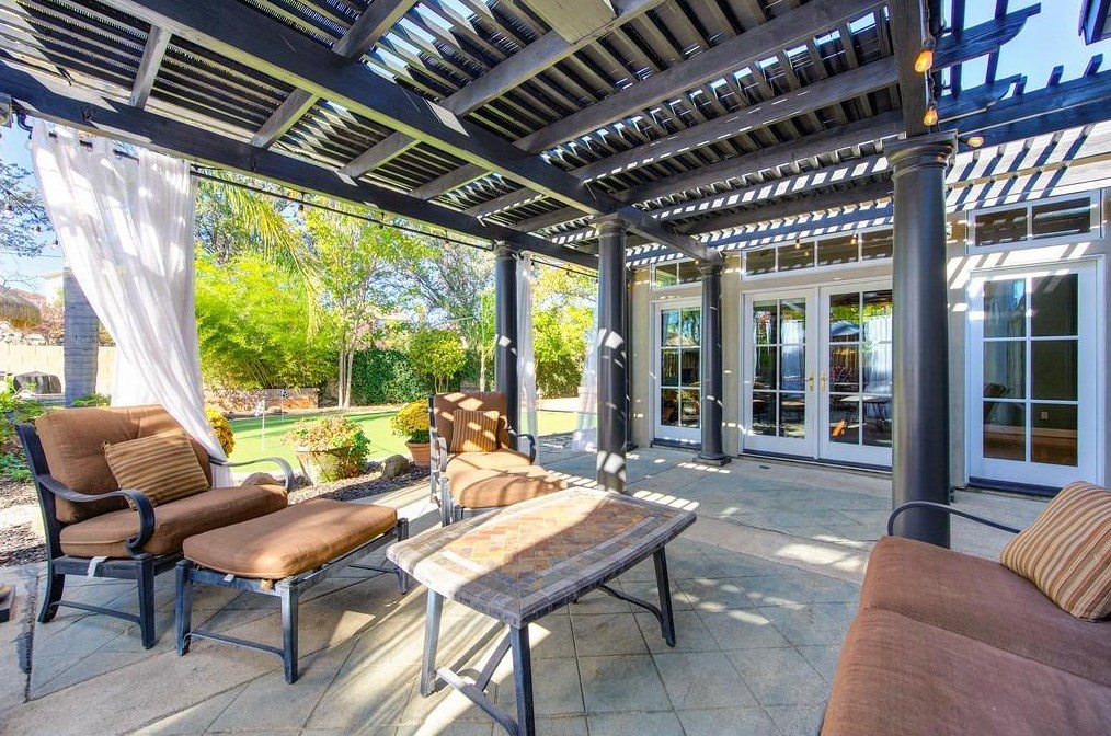 220 Singer Ln, Folsom CA  95630-5277 exterior