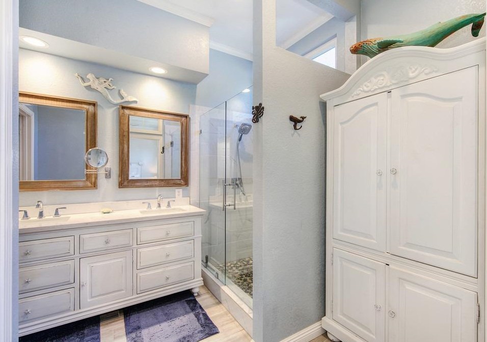 220 Singer Ln, Folsom CA  95630-5277 exterior
