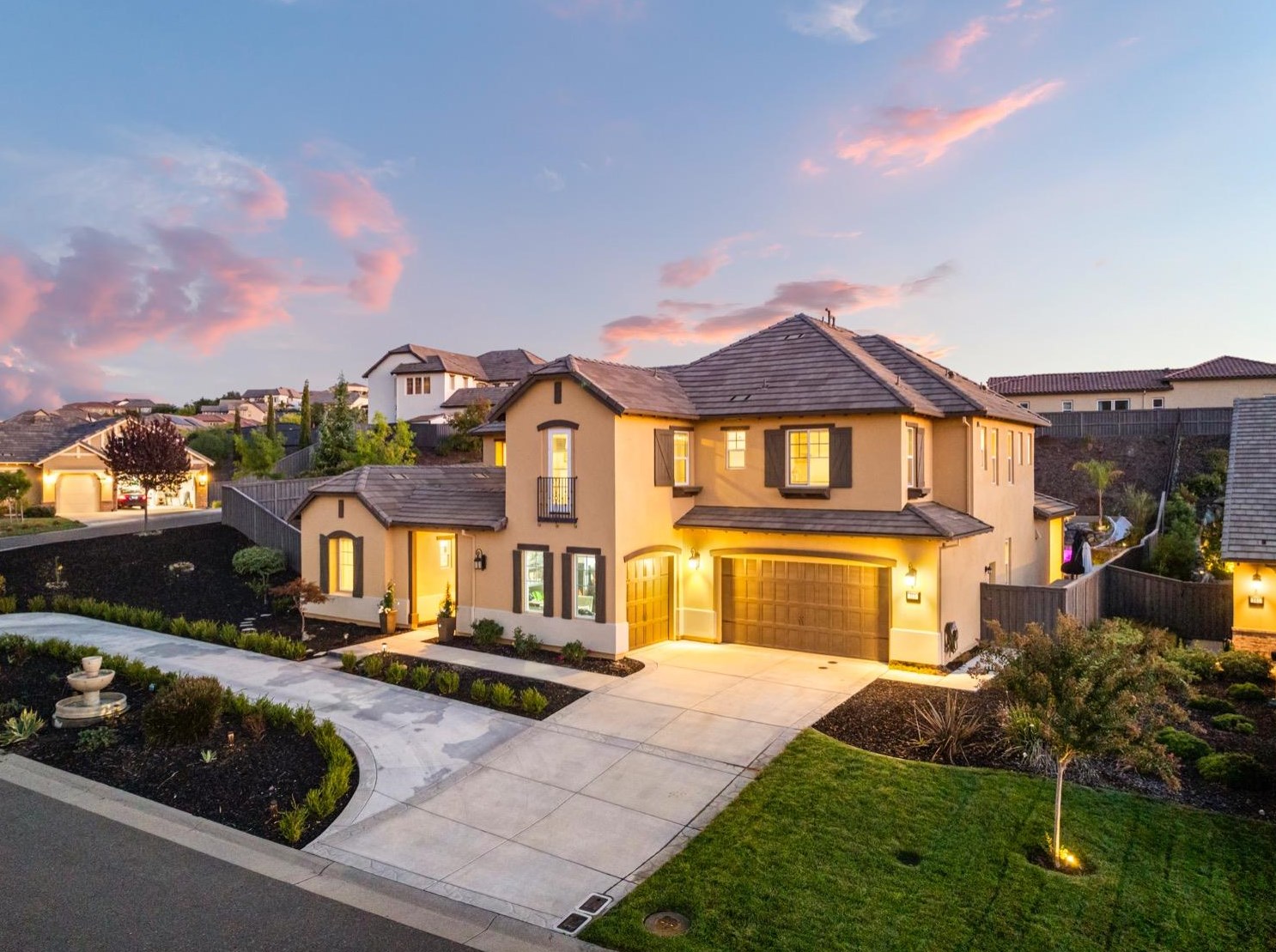 553 Idlewood Ct, Folsom, CA 95762
