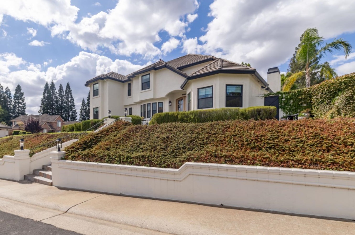 101 Englehart Dr, Folsom, CA 95630