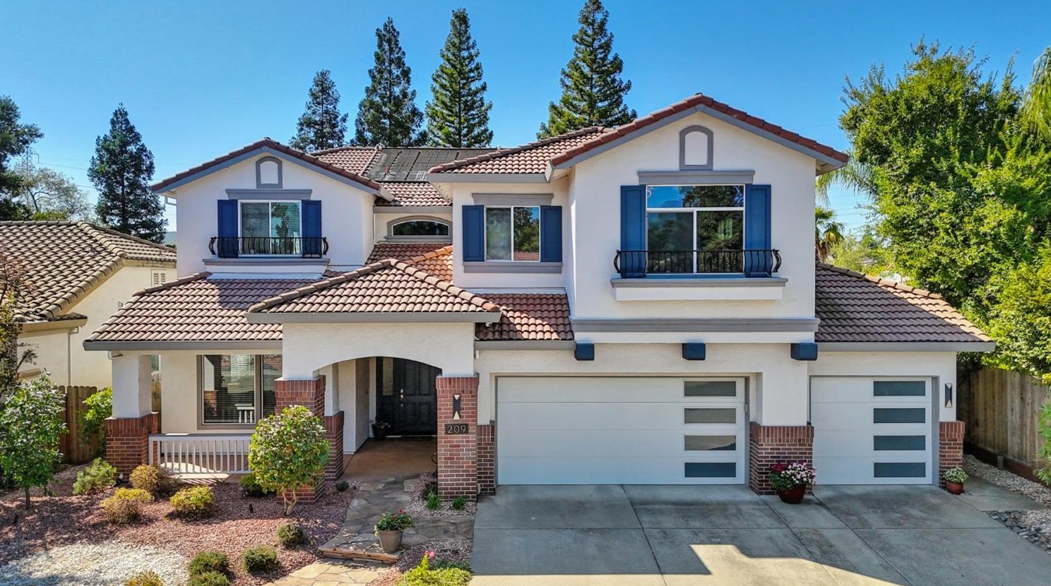 209 Oxleigh Way, Folsom, CA 95630