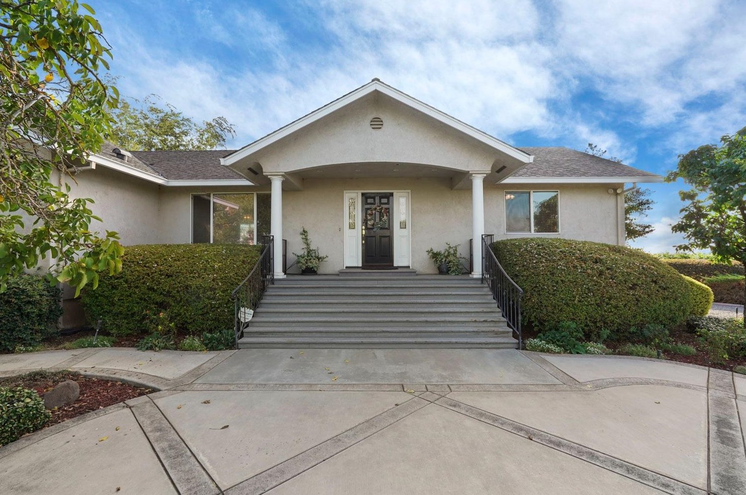 14267 E Peltier Rd, Acampo, CA 95220