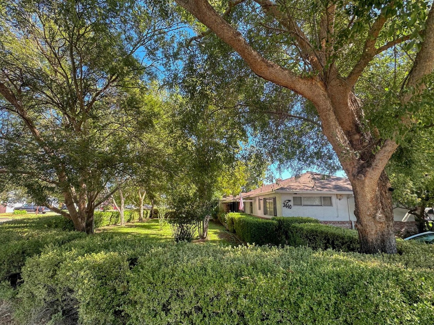3440 Country Club Ln, Sacramento, CA 95821-3516