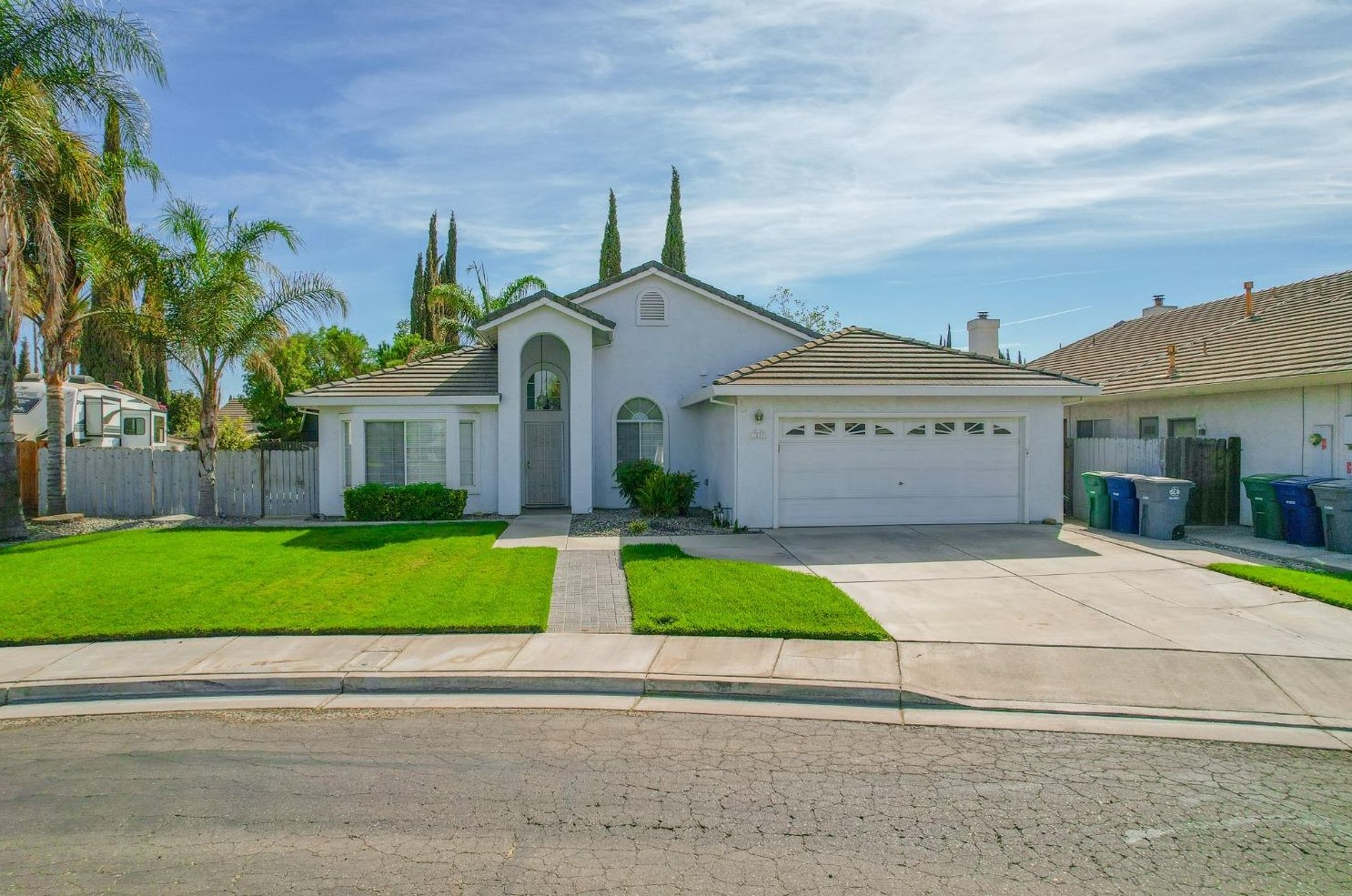 1827 Chabot Ct, Los Banos, CA 93635