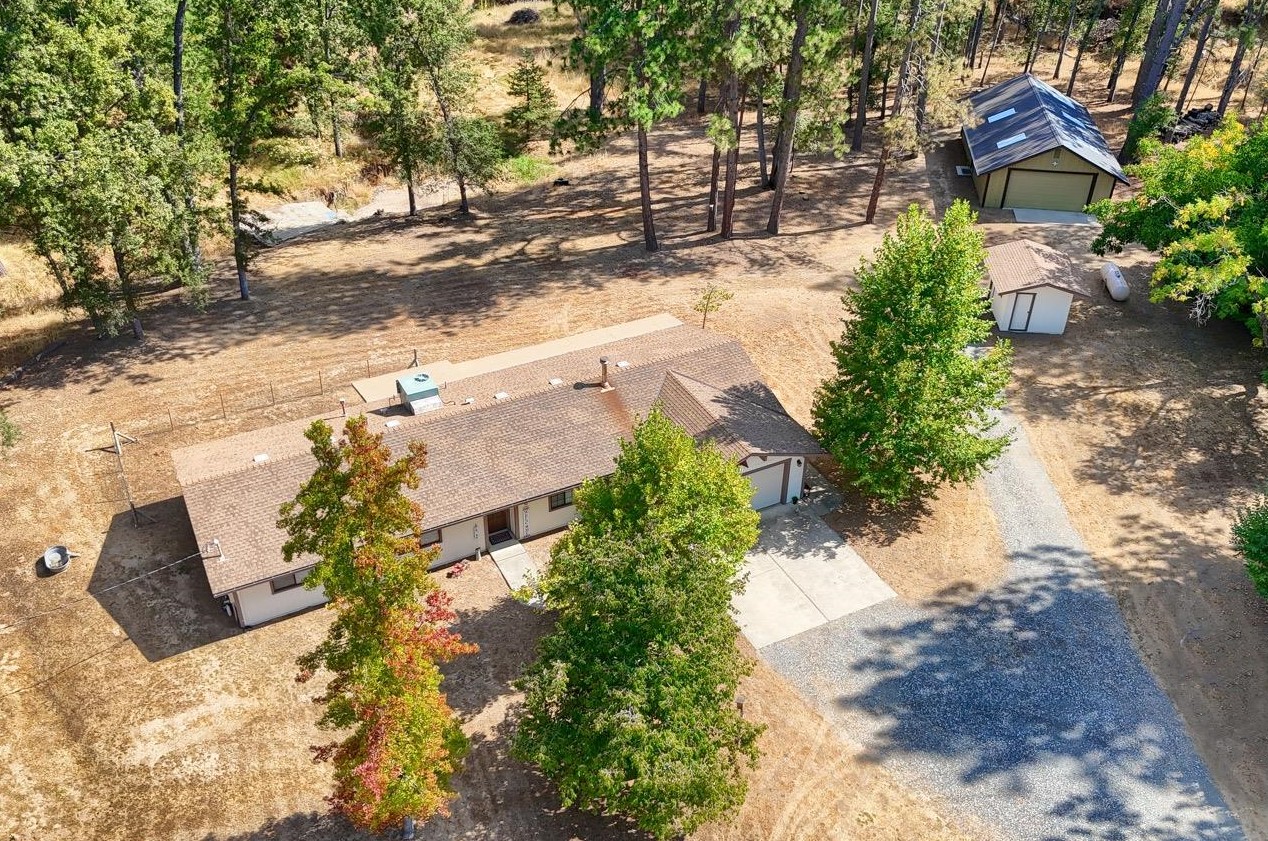 5585 Meadow Ln, Mariposa, CA 95338