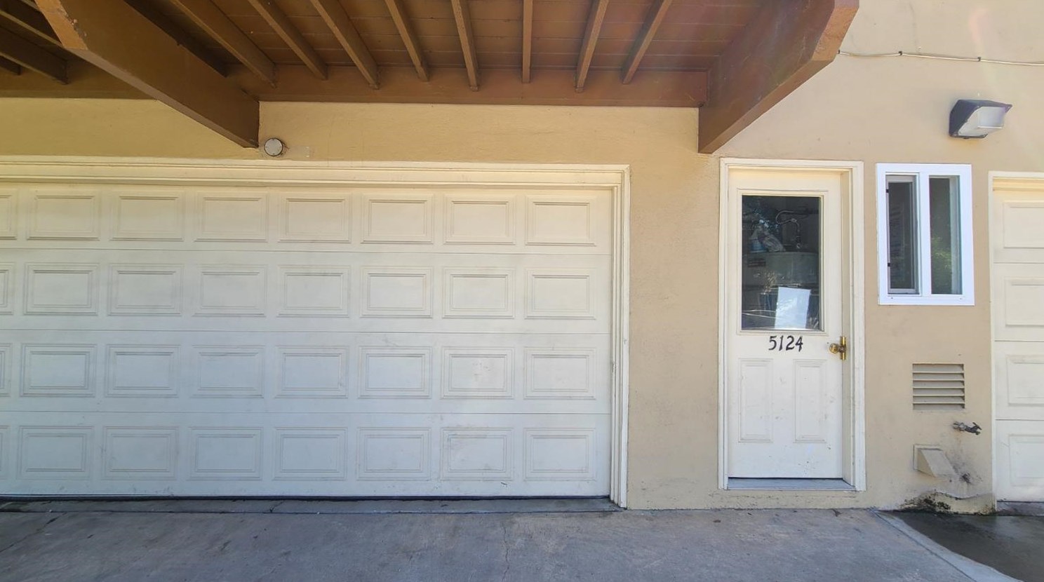5124 Connecticut Dr, Sacramento CA  95841-3901 exterior