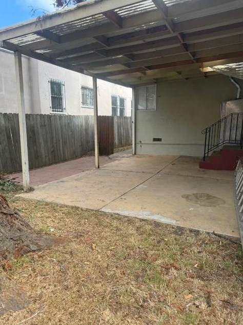 5835 Morse Dr, Oakland CA  94605-1139 exterior