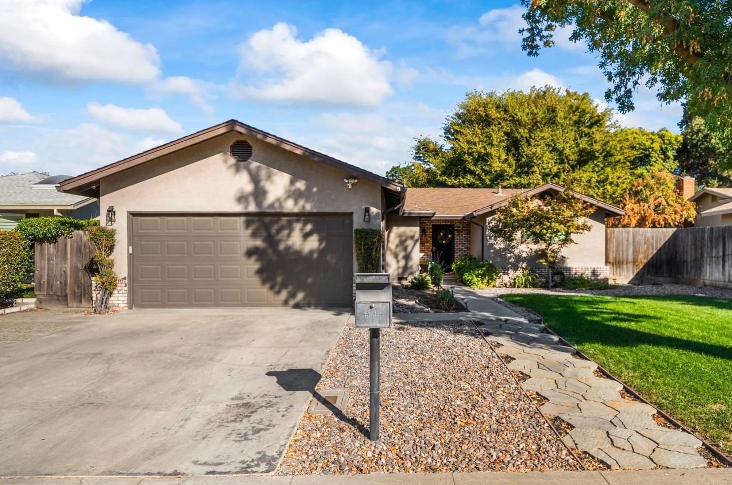 1316 Sharonwood Dr, Modesto, CA 95355