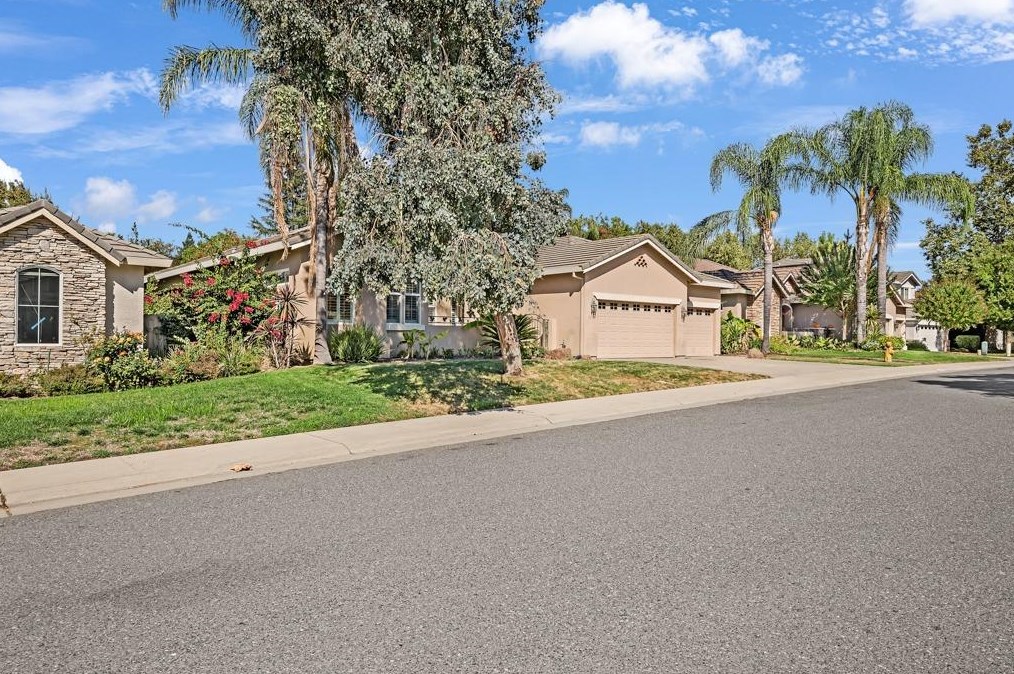 4220 Tyrone Way, Carmichael, CA 95608