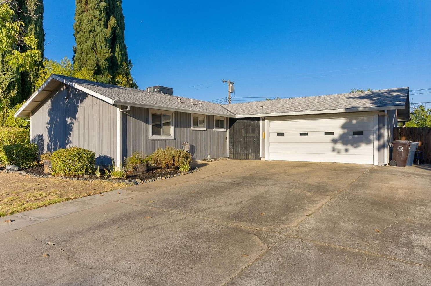 2673 El Segundo Dr, Rancho Cordova, CA 95670