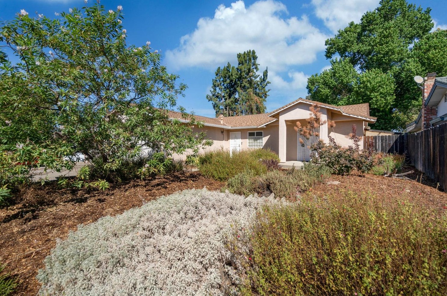 2357 La Loma Dr, Rancho Cordova, CA 95670