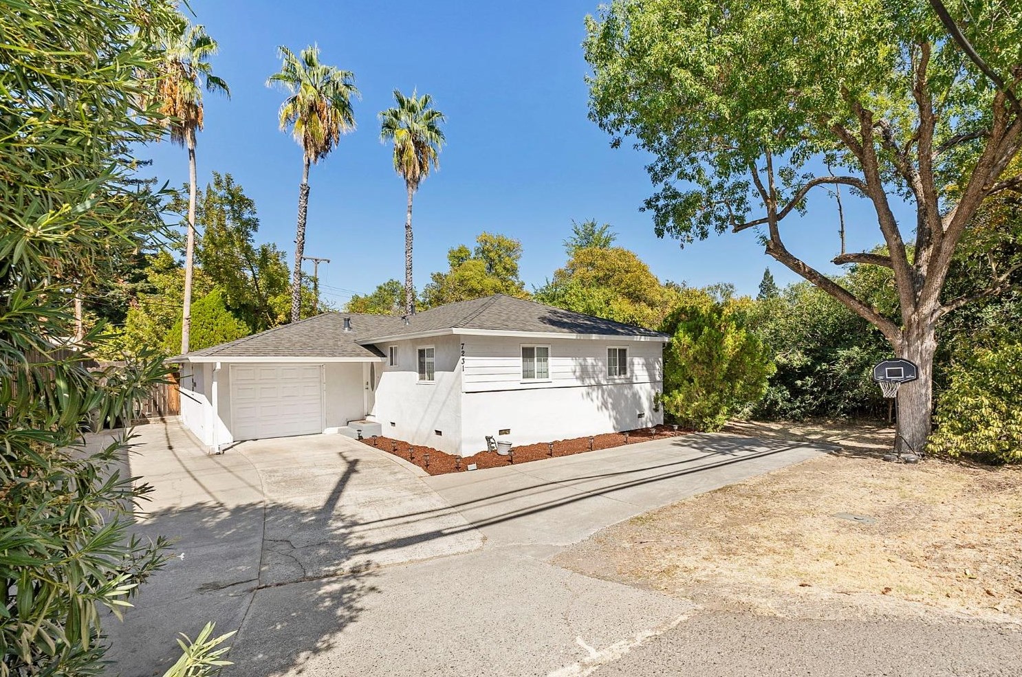 7231 Winding Way, Fair Oaks, CA 95628-4558
