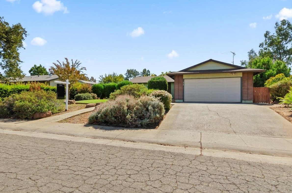 316 Savoy Ave, Rio Linda, CA 95673