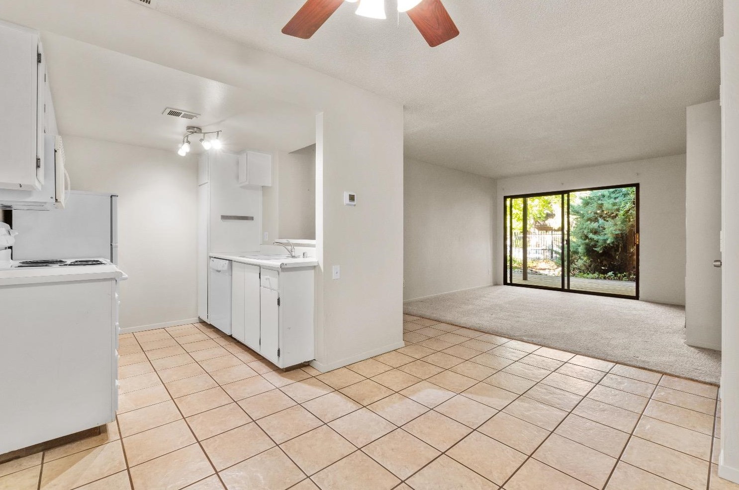 975 Fulton Ave, Sacramento, CA 95825-4530