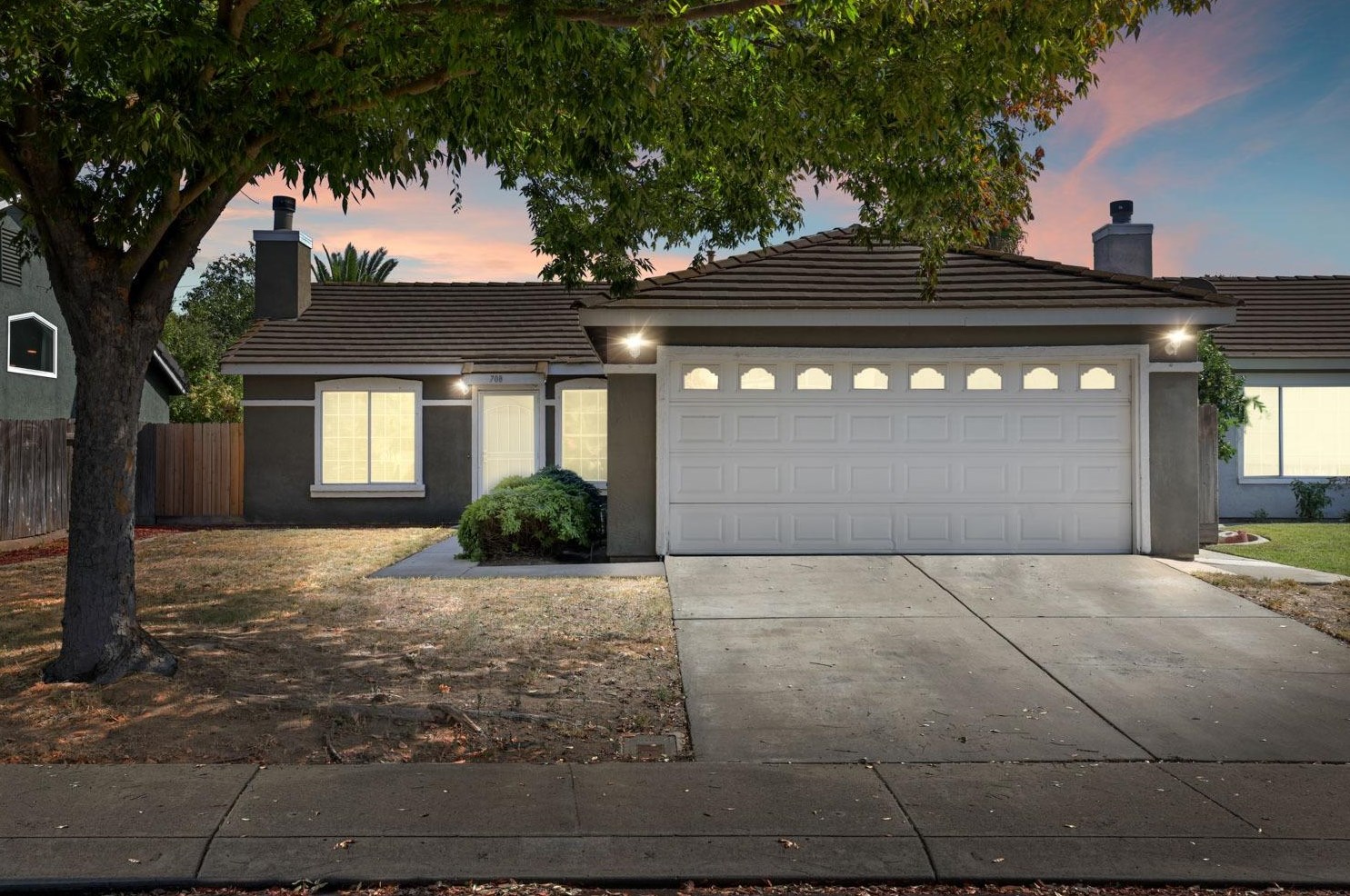708 Carrboro Ln, Modesto, CA 95357