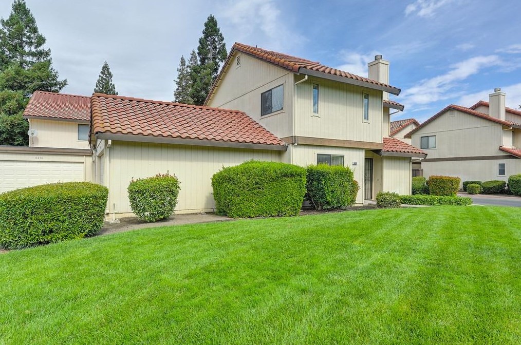 6860 Calvine Rd, Sacramento, CA 95823-6120