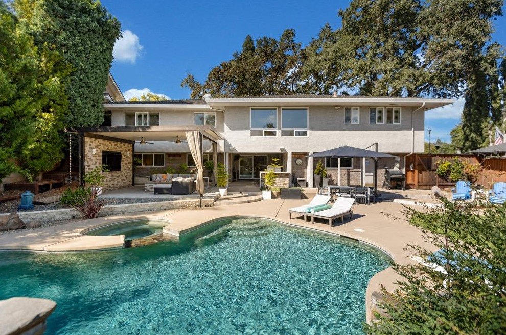 4818 Oak Vista Dr, Carmichael, CA 95608