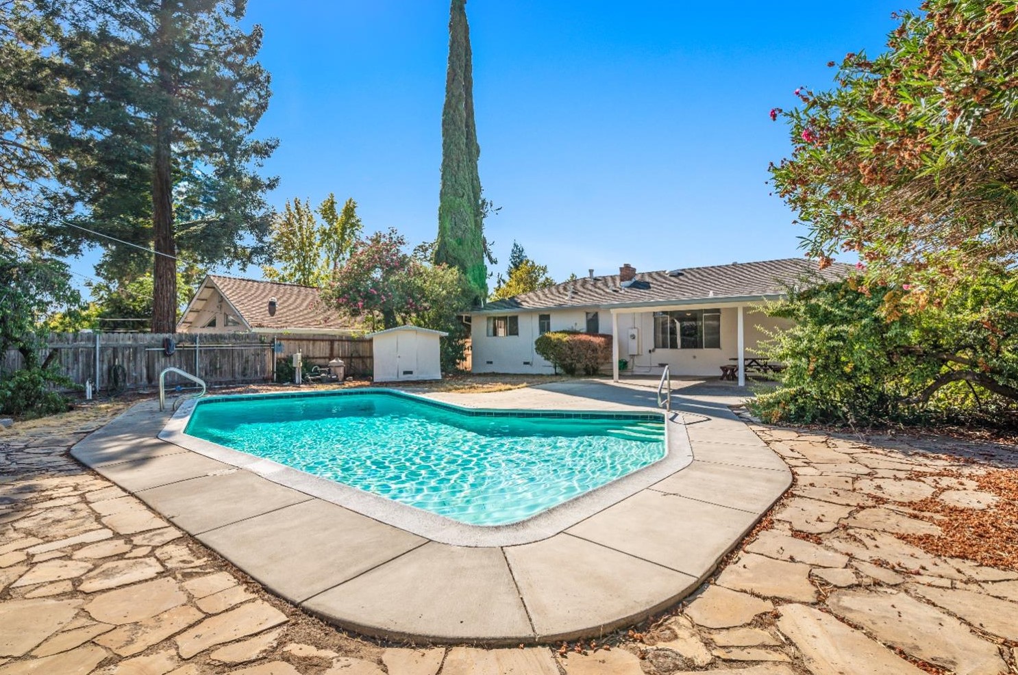 4024 Fairwood Way, Carmichael, CA 95608