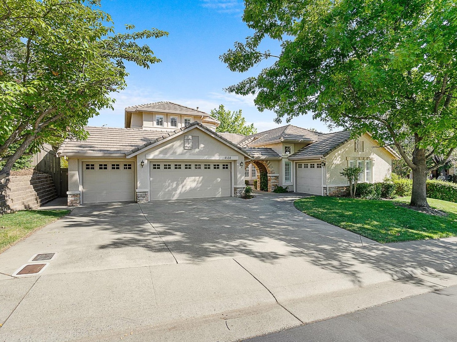 4550 Laurel Grove Cir, Folsom, CA 95762