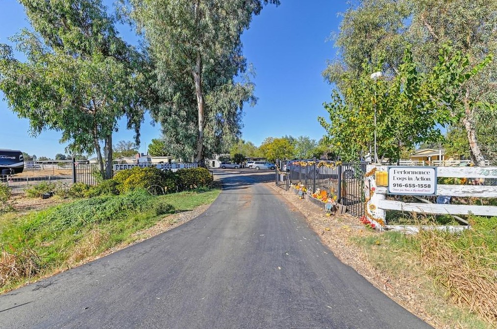 7089 Pleasant Grove Rd, Pleasant Grove, CA 95668