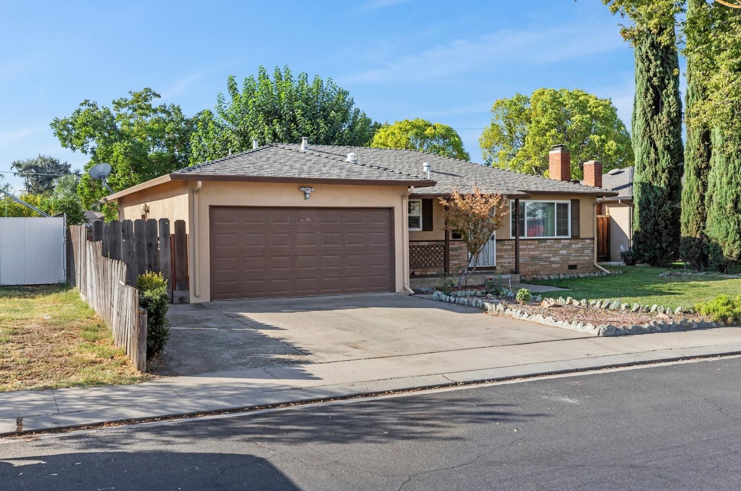 2424 Eicher Ave, Modesto, CA 95350