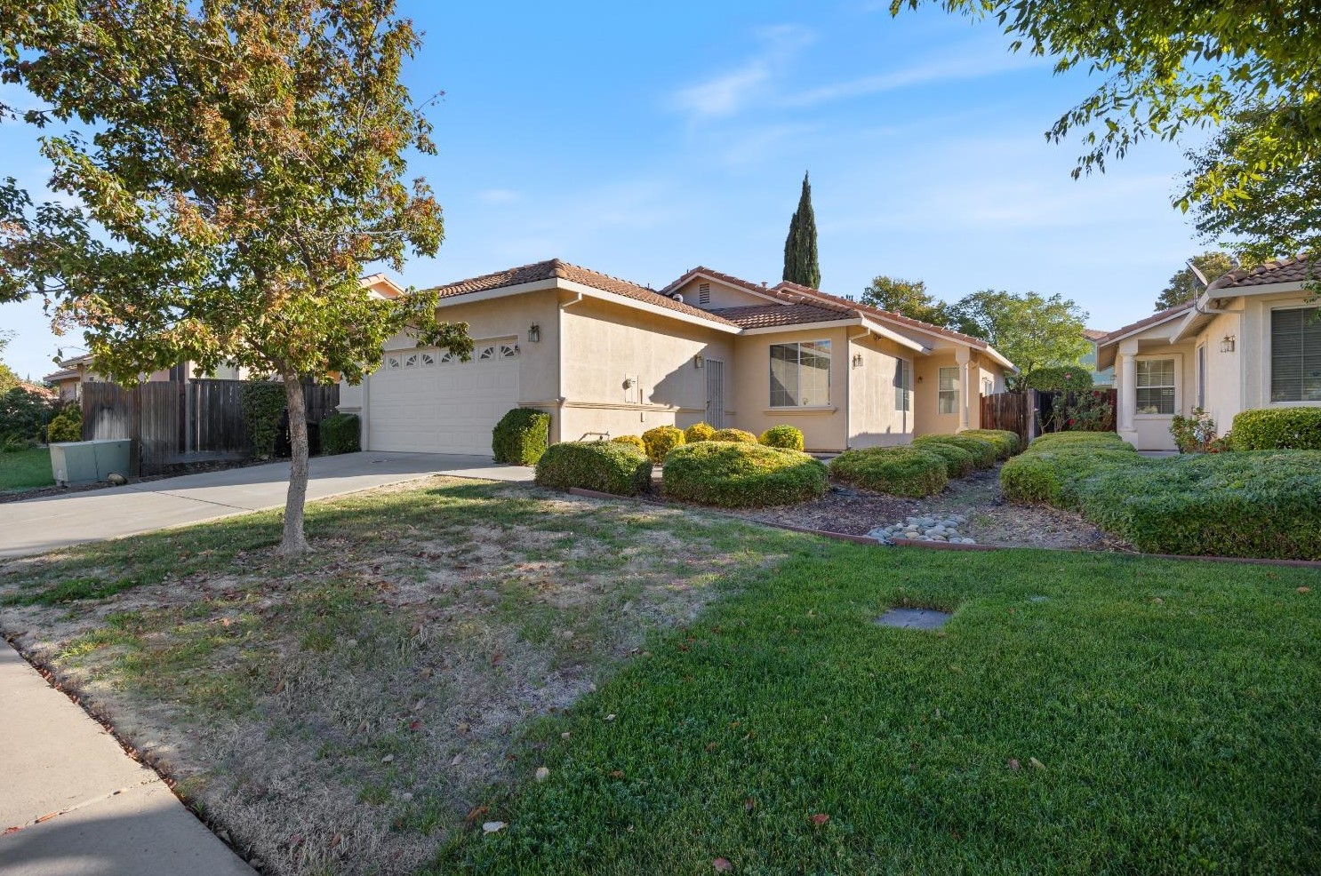 151 Aruba Cir, Sacramento, CA 95823-5984