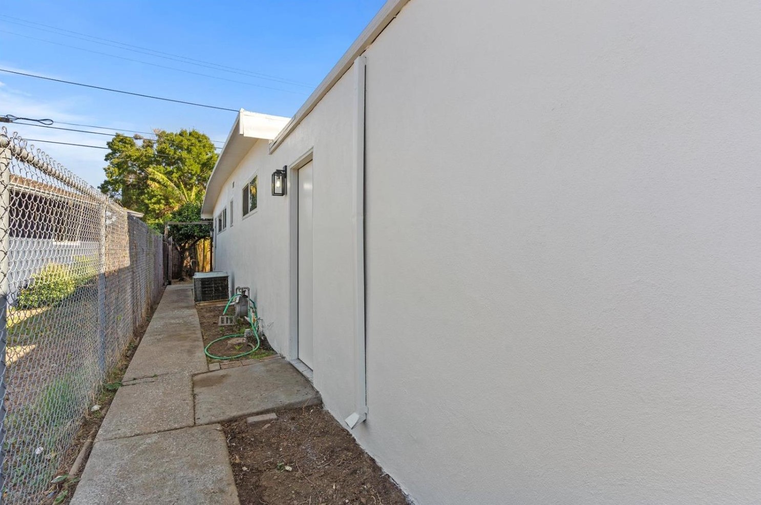 1431 Clark Ave, Yuba City CA  95991-2821 exterior