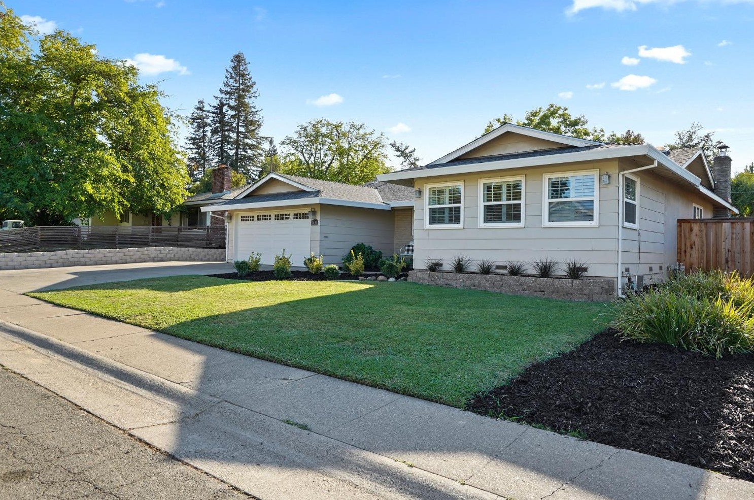 4451 Stoney Way, Carmichael, CA 95608