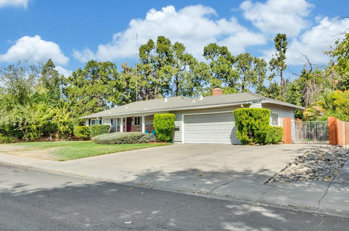 3842 Ballard Dr, Carmichael, CA 95608