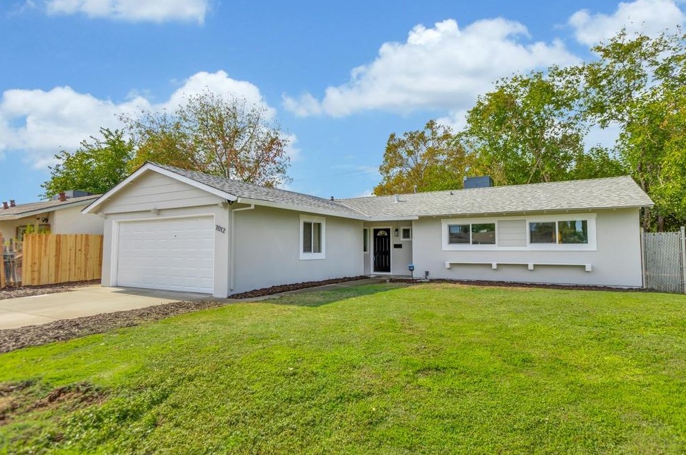 7012 Peck Dr, Sacramento, CA 95828-2122
