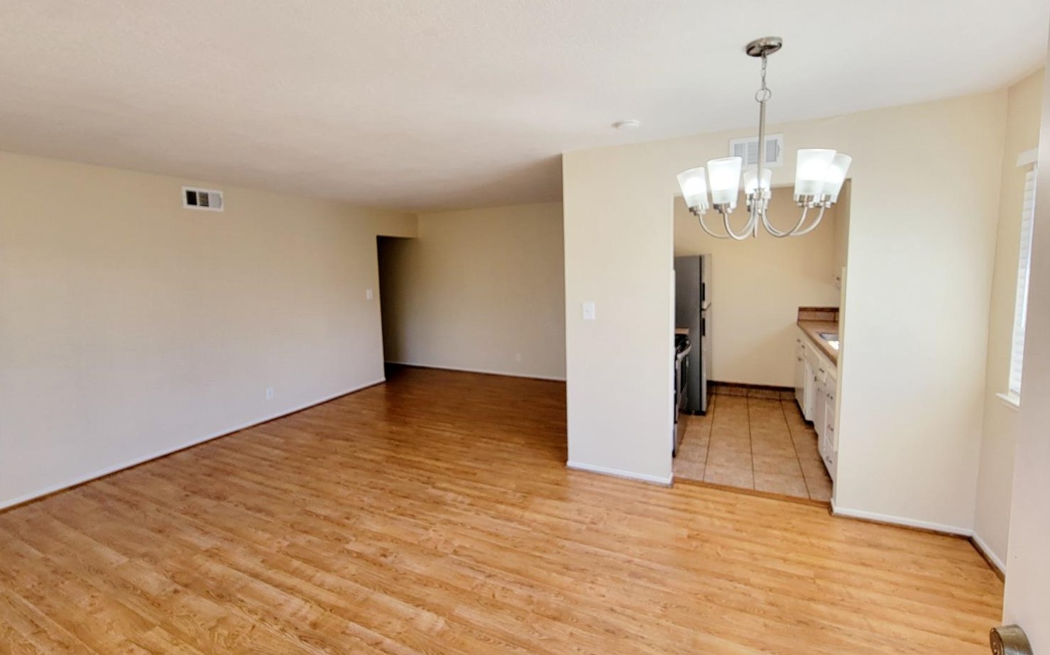 9021 Montoya St, Sacramento, CA 95826-3352