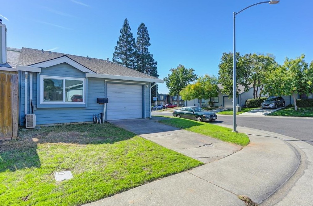 10466 Sierra Crst Dr, Rancho Cordova, CA 95670
