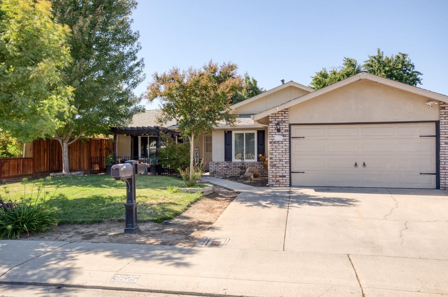 3625 Cherokee Ln, Modesto, CA 95356