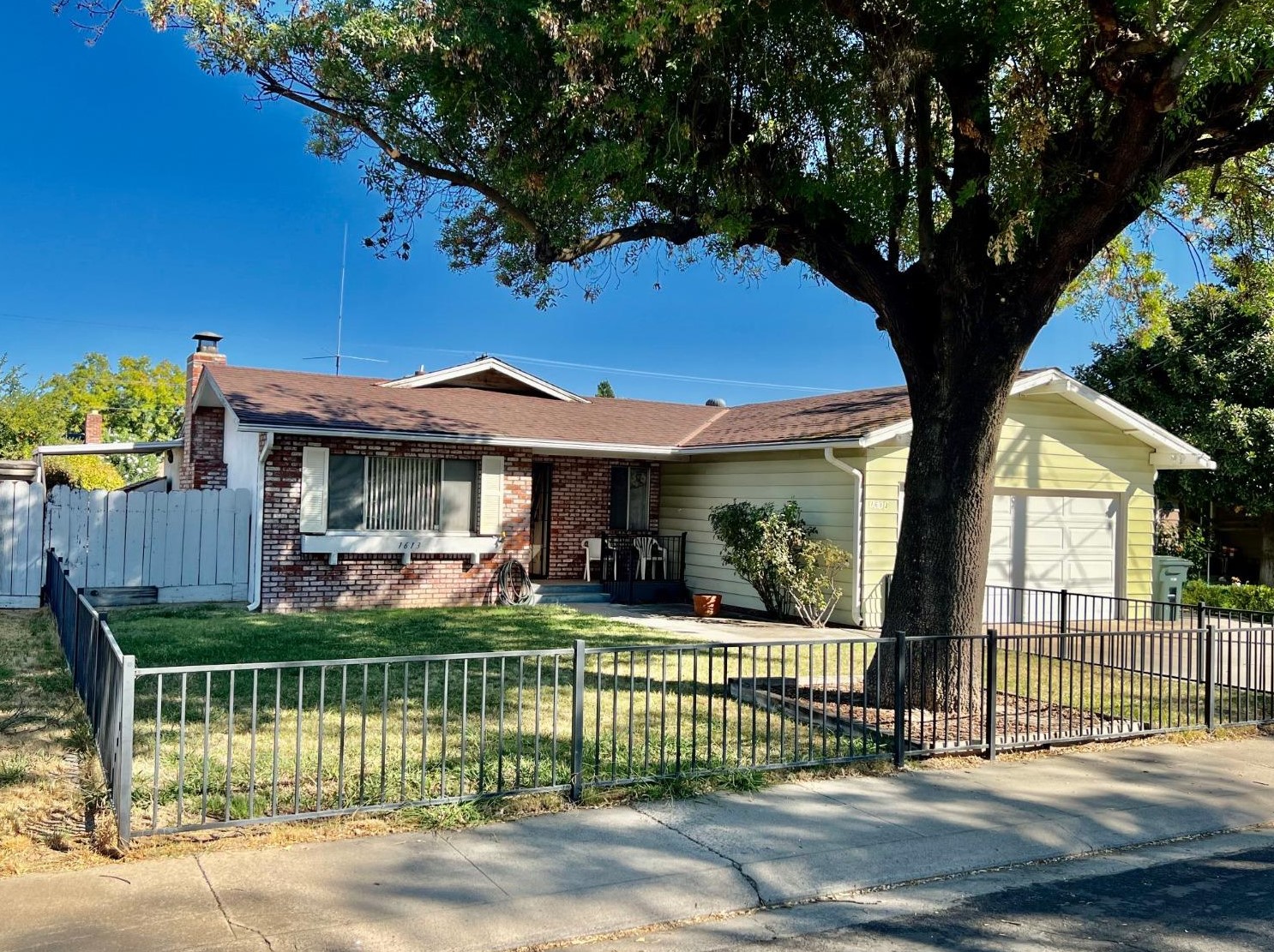 1613 Carnation Ct, Modesto, CA 95355